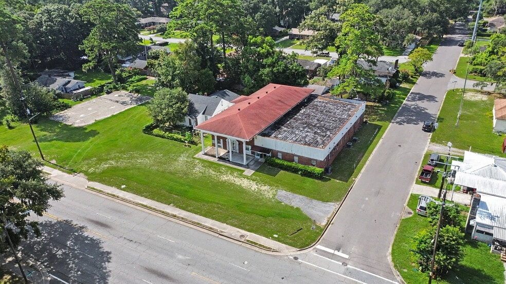 2001 Derenne Ave, Savannah, GA for sale - Building Photo - Image 1 of 6