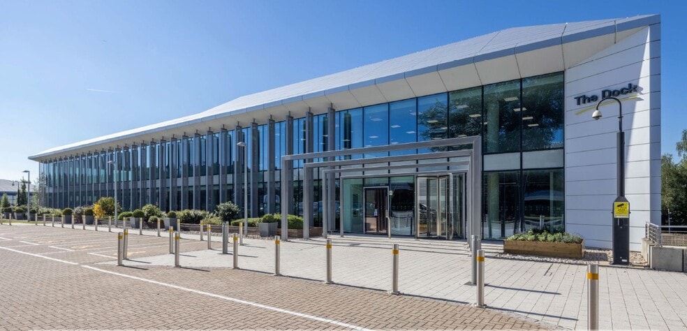 Station Rd, Kings Langley for lease - Building Photo - Image 1 of 8