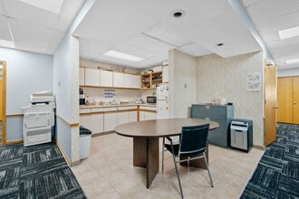 4259 E Lake Rd, Lorain, OH for lease Interior Photo- Image 2 of 4