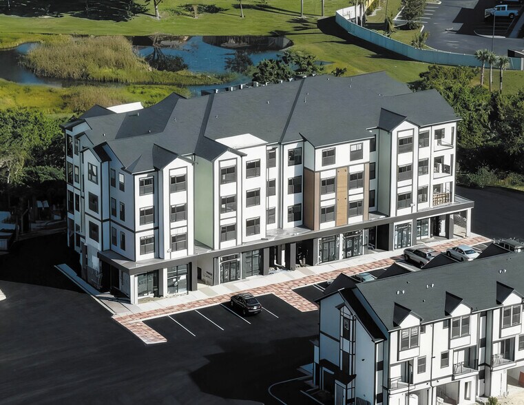 2285 Crown Vlg Rd, Ocoee, FL à louer - Photo du bâtiment - Image 3 de 7