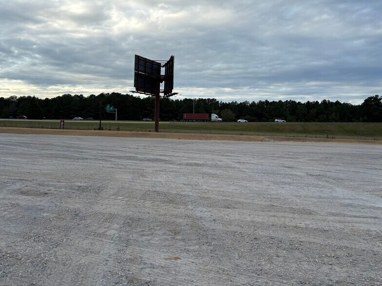 1709 Atlas rd, Columbia, SC à louer - Photo du bâtiment - Image 2 de 3