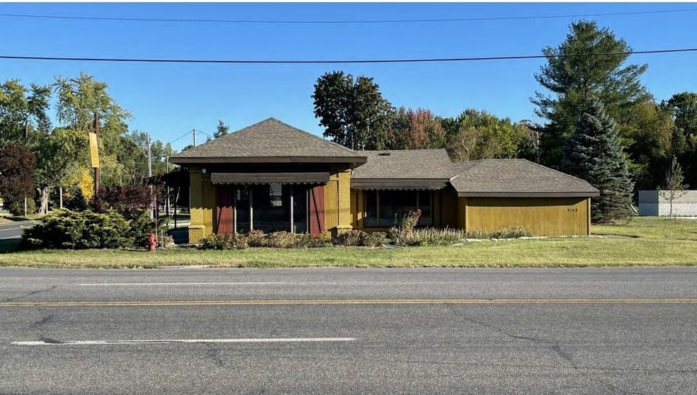 TURNKEY PROVISIONING CENTER portfolio of 2 properties for sale on LoopNet.ca - Primary Photo - Image 1 of 2