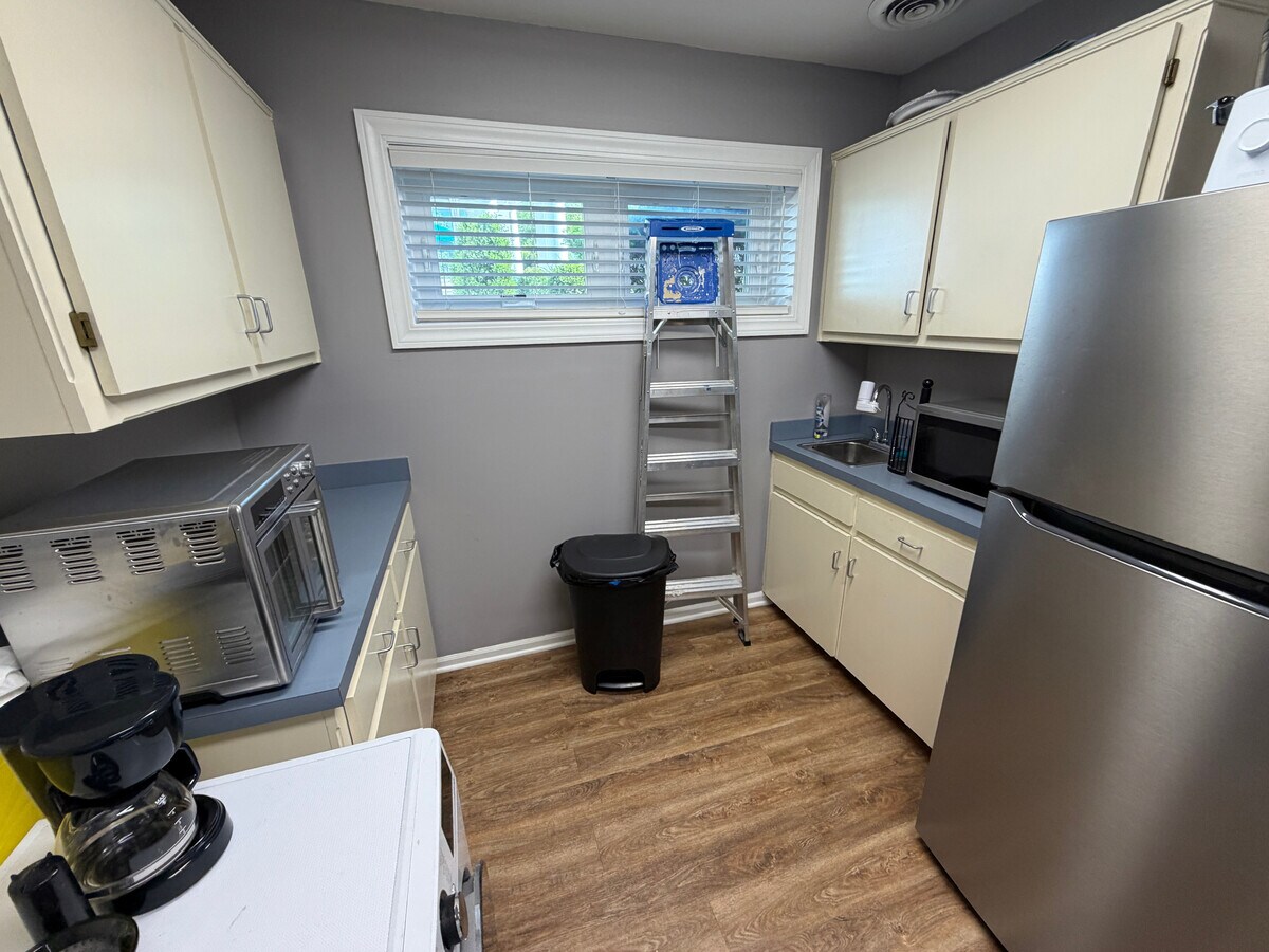 14-16 Westwoods Dr, Liberty, MO 64068 - Unité 12B - - Photo intérieure - Image 1 of 9