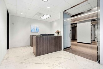 1050 Crown Pointe Pkwy, Atlanta, GA à louer Photo intérieure- Image 2 de 5