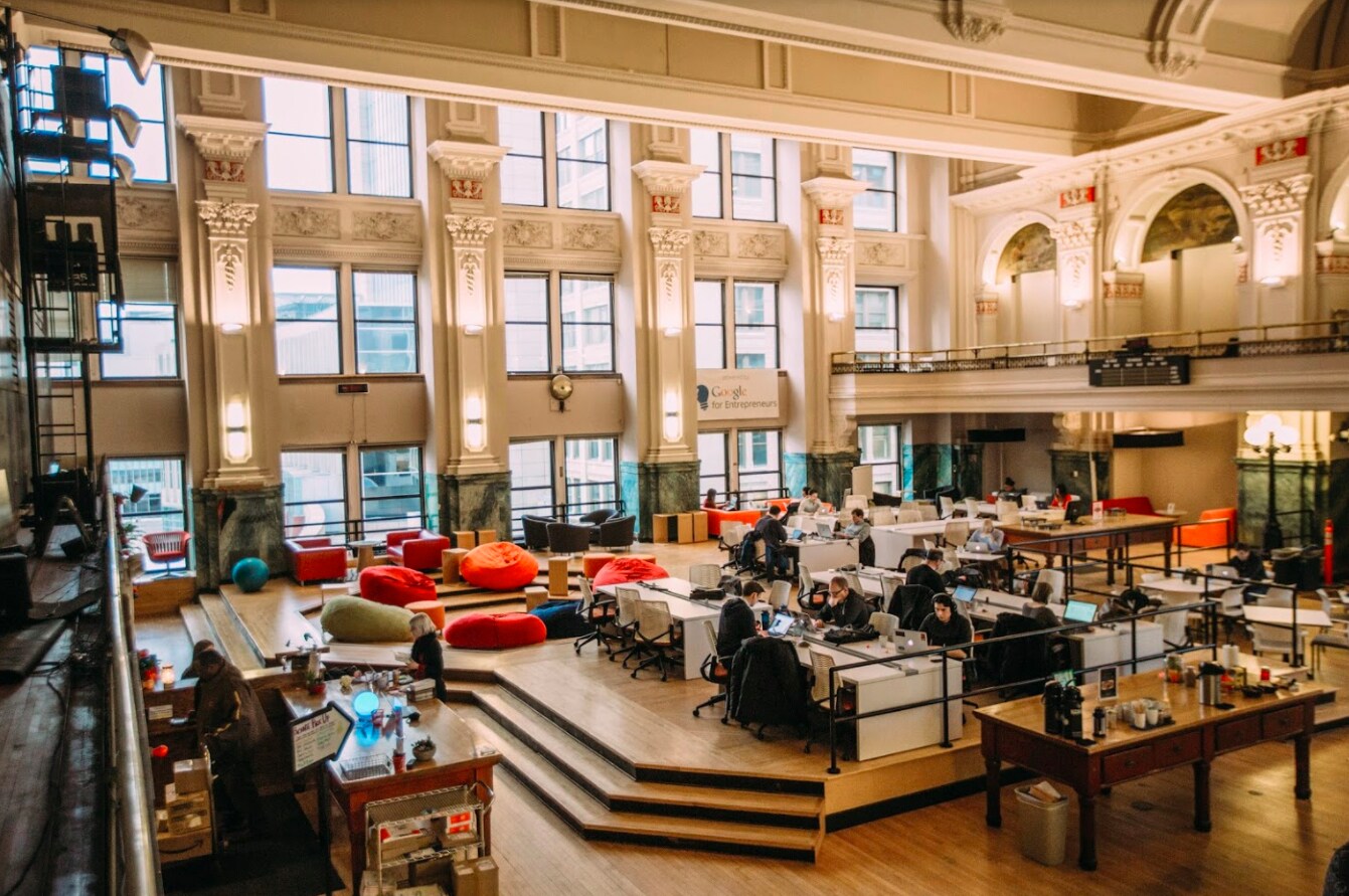 400 S 4th St, Minneapolis, MN à louer Photo du bâtiment- Image 1 de 8