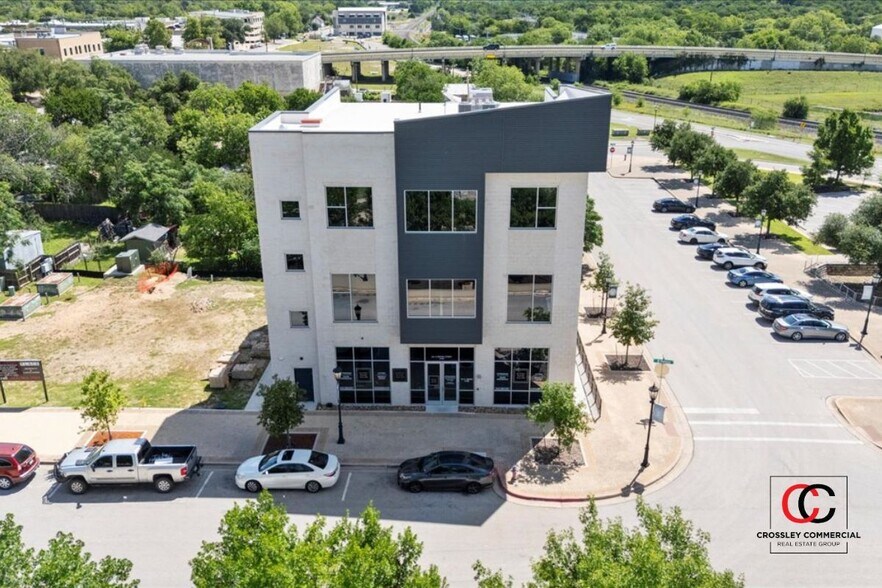 211 S Brown St, Round Rock, TX à vendre - Photo du bâtiment - Image 3 de 37