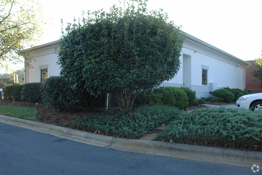 9524 Monroe Rd, Charlotte, NC for lease - Building Photo - Image 2 of 4