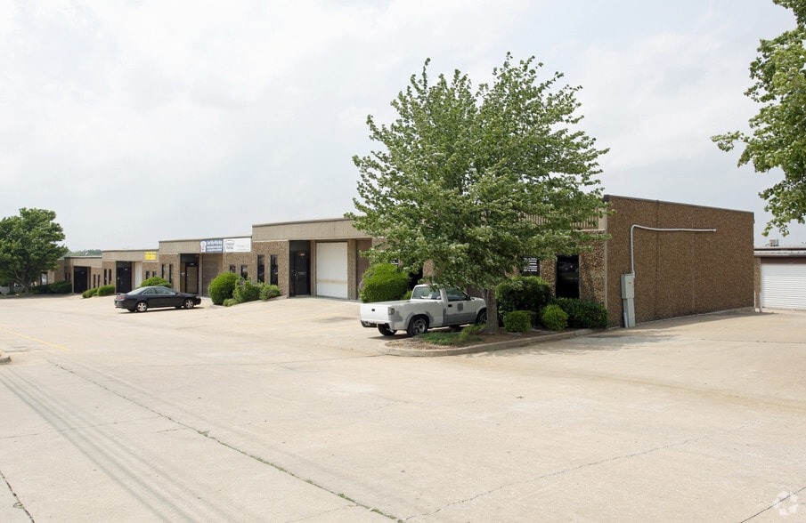 2403 N Aspen Ave, Broken Arrow, OK à louer - Photo du bâtiment - Image 3 de 7