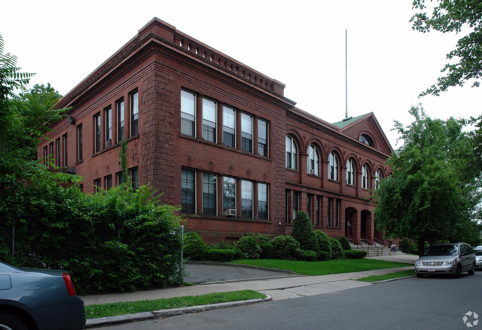 11 Acushnet Ave, Springfield, MA for sale Primary Photo- Image 1 of 3