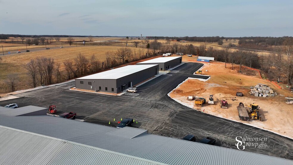 1894 E 1st Ave, Bentonville, AR à louer - Vidéo sur l’inscription commerciale - Image 2 de 21
