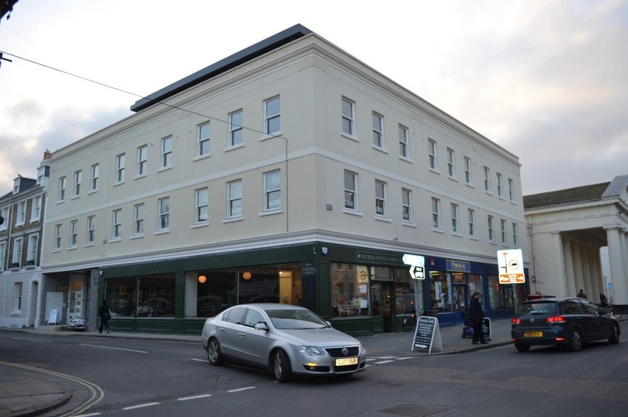 East St, Chichester à louer - Photo du bâtiment - Image 2 de 4