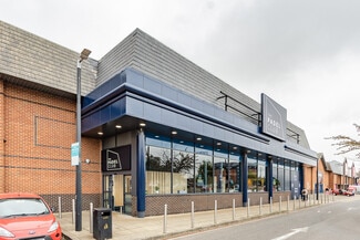 Plus de détails pour St. Ann Way, Gloucester - Commerce de détail à louer