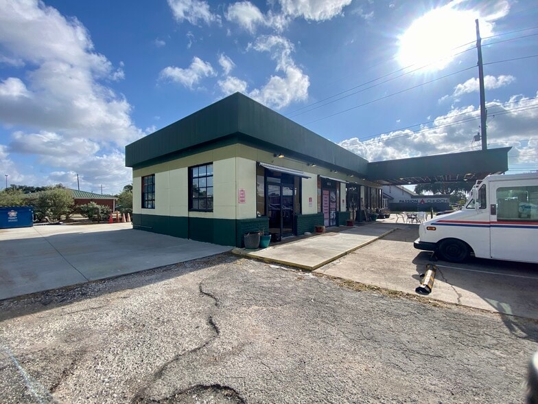 6199 39th St, Groves, TX for sale - Building Photo - Image 3 of 34