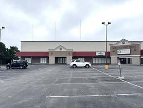 3319-3321 S Business Dr, Sheboygan, WI for lease Building Photo- Image 2 of 7