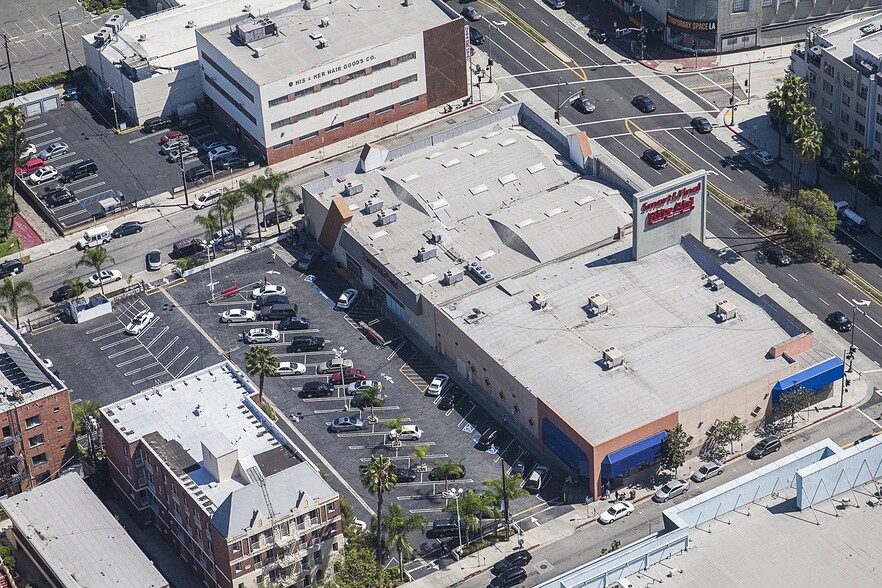 5575 Wilshire Blvd, Los Angeles, CA for lease - Building Photo - Image 1 of 7