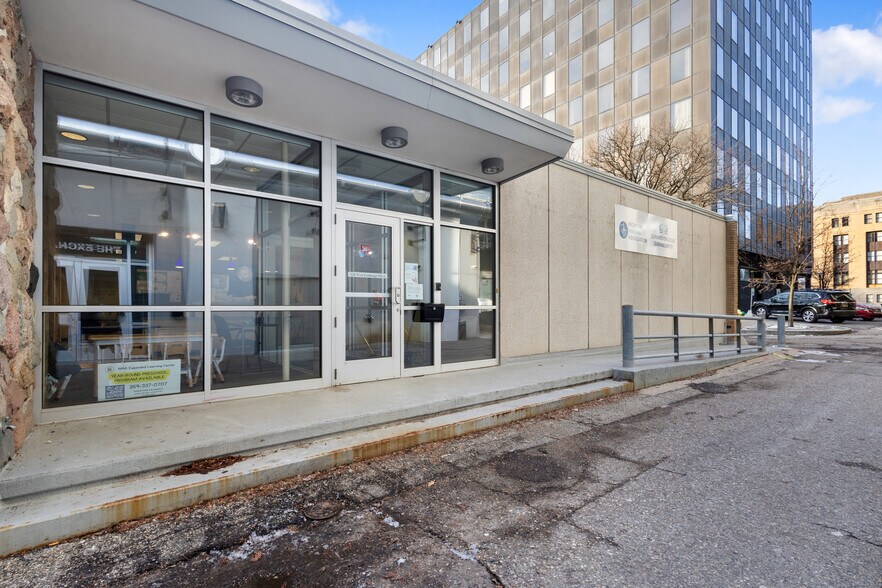 125 W Exchange Pl, Kalamazoo, MI à louer - Photo du bâtiment - Image 2 de 19