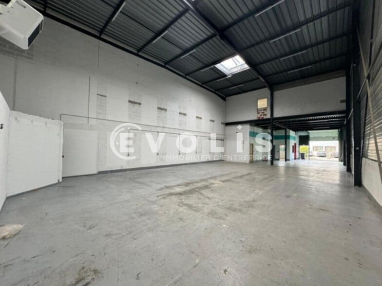 Flex in Massy for lease - Interior Photo - Image 2 of 10