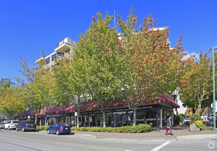 15223-15245 Russell Ave, White Rock, BC à vendre - Photo du bâtiment - Image 3 de 4