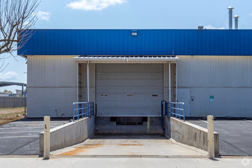 2050 Wardrobe Ave, Merced, CA for sale - Building Photo - Image 3 of 5