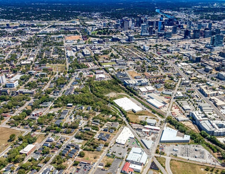 2302 Clifton Ave, Nashville, TN à louer - Photo du bâtiment - Image 1 de 3