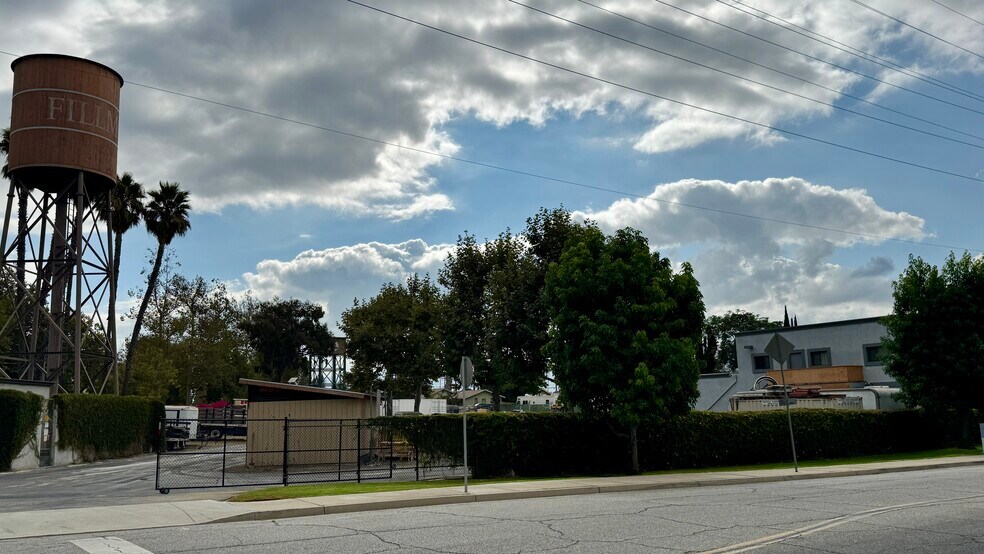 310 A St, Fillmore, CA à louer - Photo du bâtiment - Image 3 de 15