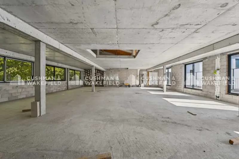 Office in Montrouge for lease - Building Photo - Image 1 of 13