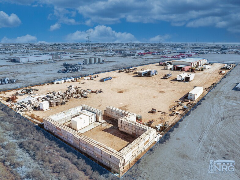 9519 E CR 97, Midland, TX à louer - Photo du bâtiment - Image 3 de 12