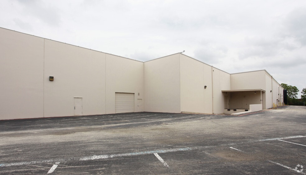 3100 Alvin Devane Blvd, Austin, TX for sale - Building Photo - Image 2 of 12