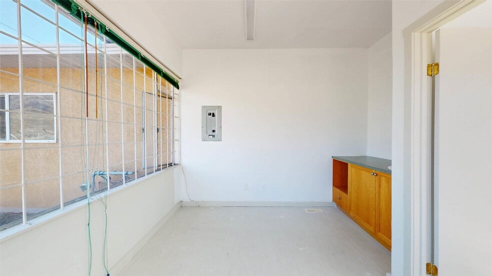 609 Hwy 97, Osoyoos, BC for sale - Interior Photo - Image 3 of 30