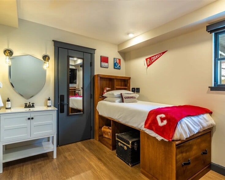518 Stewart Ave, Ithaca, NY à vendre - Photo du bâtiment - Image 3 de 9