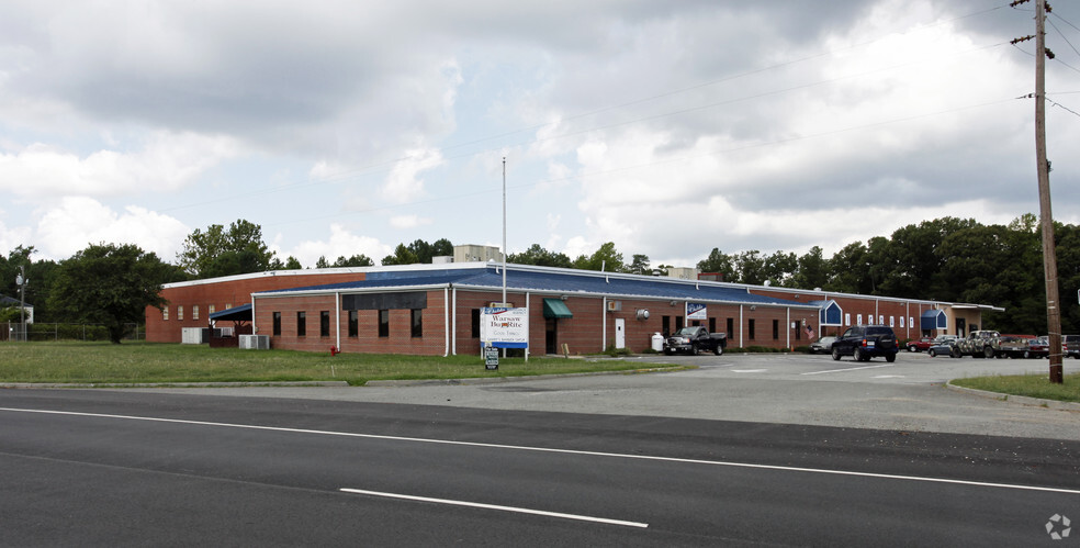 15681-15685 History Land Hwy, Warsaw, VA à vendre - Photo principale - Image 1 de 1