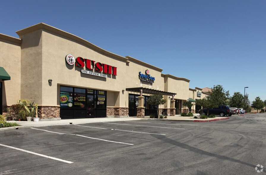 1525 E Ontario Ave, Corona, CA for sale - Primary Photo - Image 1 of 14