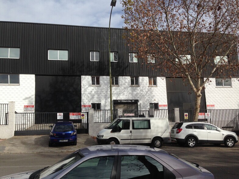 Calle Alfarería, Móstoles, Madrid à vendre - Photo du bâtiment - Image 3 de 7