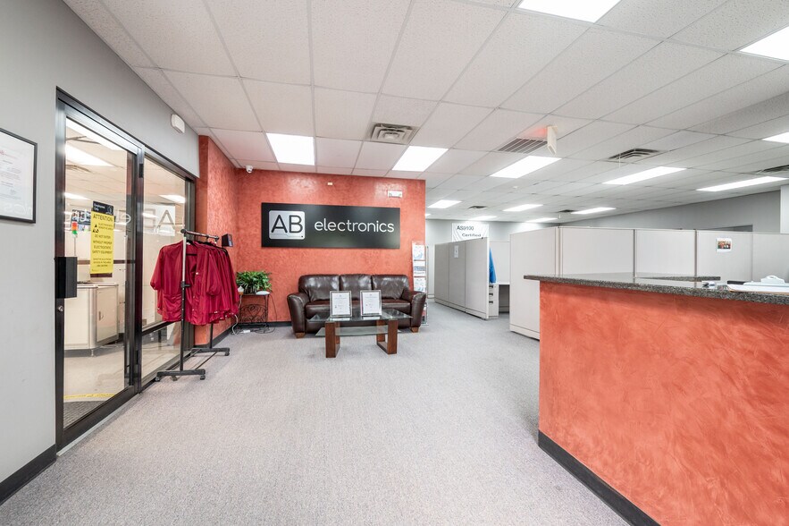 61 Commerce Rd, Brookfield, CT à louer - Photo intérieure - Image 3 de 14