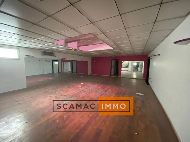 Retail in Marseille for lease - Interior Photo - Image 3 of 5