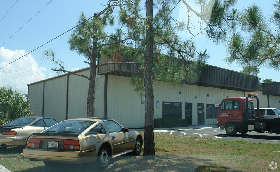 12731 Metro Pky, Fort Myers, FL for lease - Building Photo - Image 2 of 2