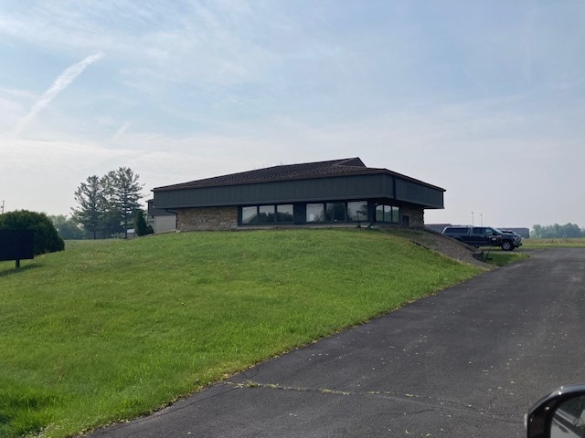 2415 Augustine Rd, Neenah, WI for sale - Building Photo - Image 2 of 2
