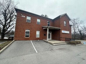 938 Louisville Rd, Frankfort, KY for lease Building Photo- Image 2 of 14