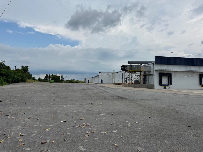 801 Bill Jones Industrial Blvd, Springfield, TN à louer - Photo du bâtiment - Image 2 de 10