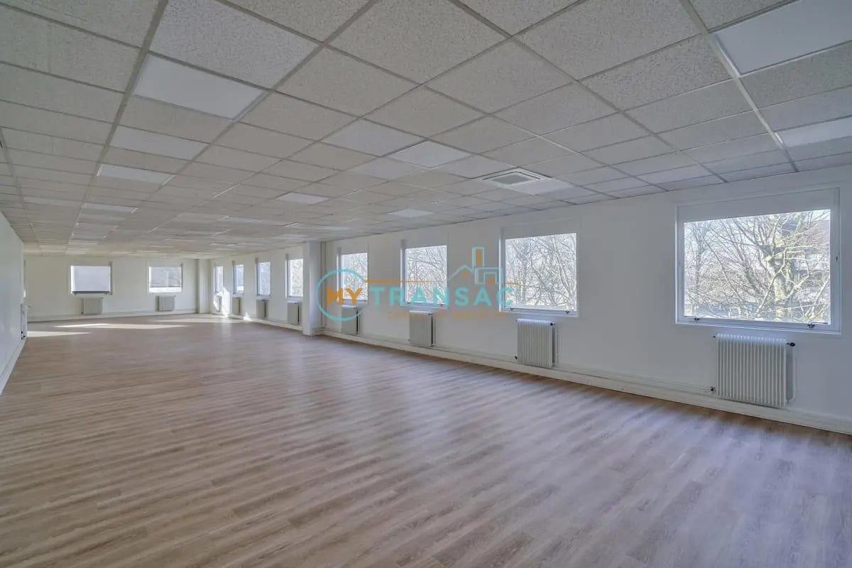Office in Lognes for lease Interior Photo- Image 1 of 13