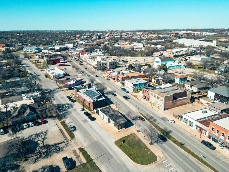 1421 N Main St, Fort Worth, TX à vendre - Photo du bâtiment - Image 2 de 6
