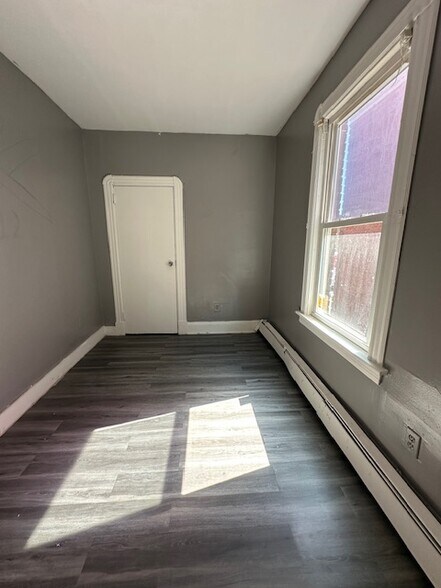 Park St portefeuille de 2 propriétés à vendre sur LoopNet.ca - Photo du bâtiment - Image 3 de 5