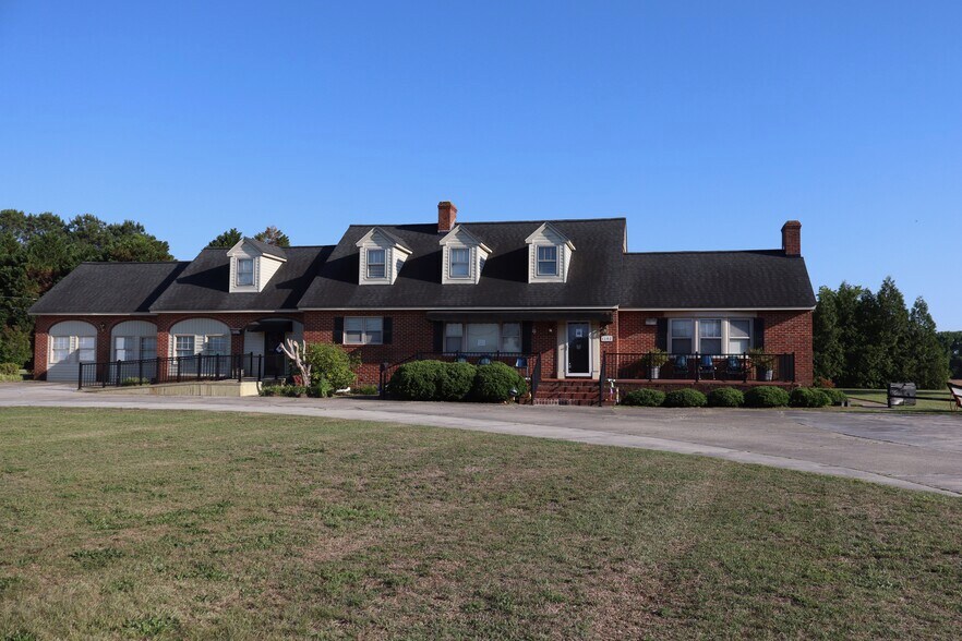 1107 Erwin Rd, Dunn, NC à vendre - Photo du bâtiment - Image 1 de 14