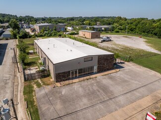 Plus de détails pour 535 W Poplar St, Fayetteville, AR - Industriel à louer