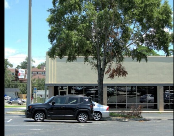 1700 N Monroe St, Tallahassee, FL à louer - Photo du bâtiment - Image 2 de 15