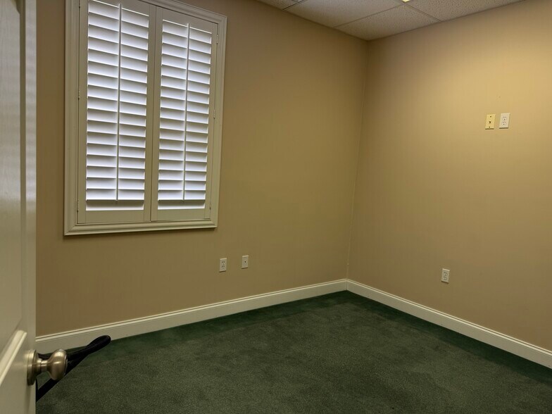 33420-33442 Liberty Pky, North Ridgeville, OH à vendre - Photo du bâtiment - Image 3 de 9