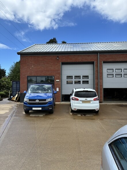 Ironstone Ln, Wroxton for lease - Building Photo - Image 1 of 1