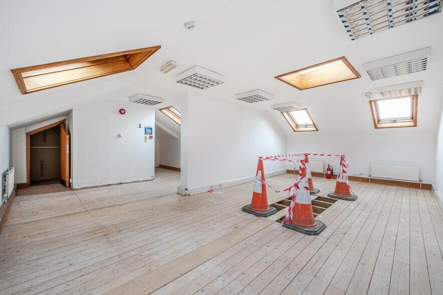 89 Park St, Slough à vendre - Photo du bâtiment - Image 3 de 31