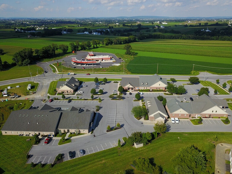 400 Historic Dr, Strasburg, PA for lease - Building Photo - Image 2 of 3