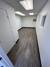 2217 W 34th St, Houston, TX for lease Interior Photo- Image 2 of 4